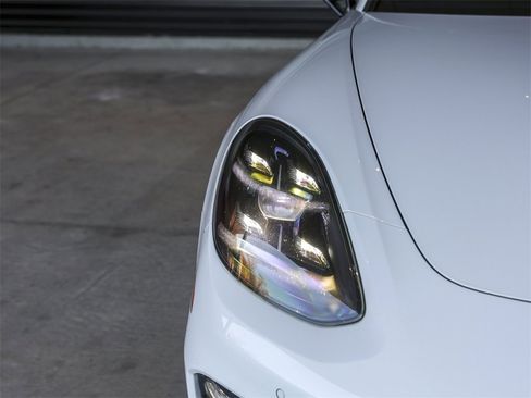 Certified 2023 Porsche Panamera 4S image 11