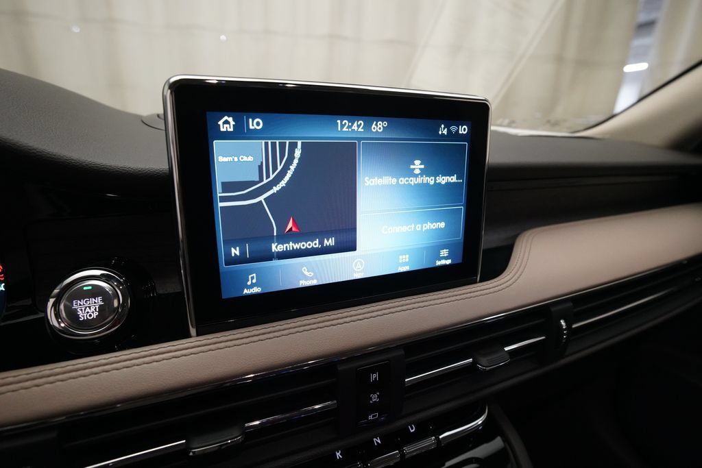 Used 2022 Lincoln Corsair Reserve w/ Equipment Group 201A AWD/4WD image 6