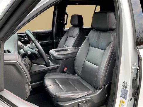 Used 2022 Chevrolet Suburban RST w/ Luxury Package image 15