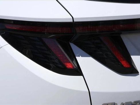 Used 2023 Hyundai Tucson SEL FWD image 11