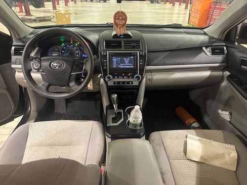 Used 2014 Toyota Camry LE FWD image 38