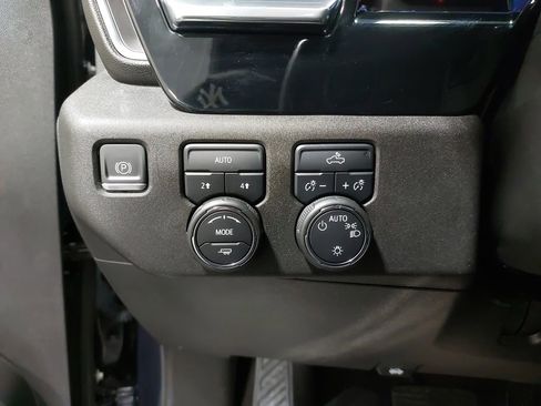 Used 2024 Chevrolet Silverado 1500 LT image 24