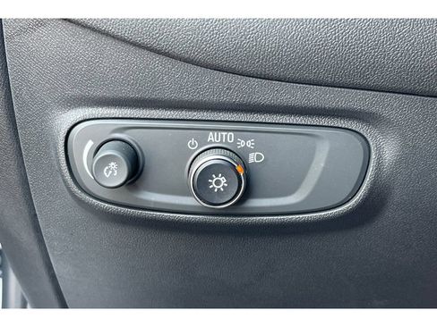 Used 2022 Chevrolet Equinox LT FWD image 38