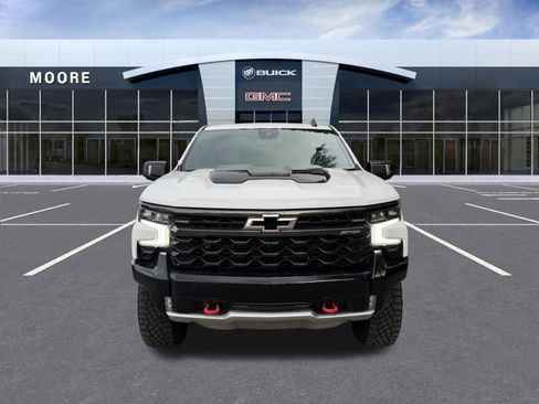 Used 2024 Chevrolet Silverado 1500 ZR2 image 4