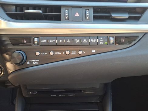 Used 2019 Lexus ES 350 image 11