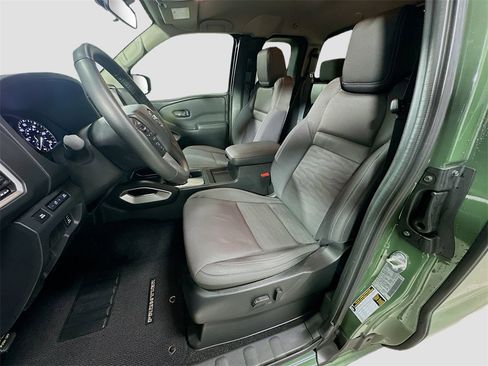 Used 2024 Nissan Frontier SV w/ SV Convenience Package image 23