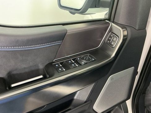 Used 2024 Ford F150 Platinum w/ FX4 Off-Road Package image 18
