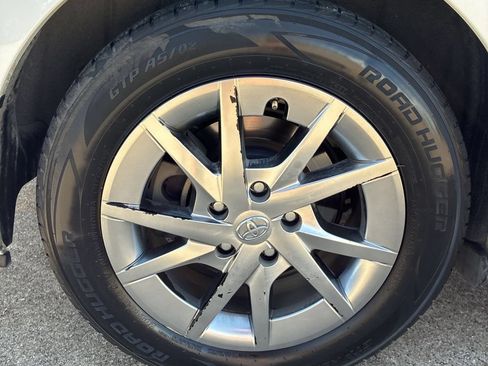 Used 2015 Toyota Prius V Four FWD image 3