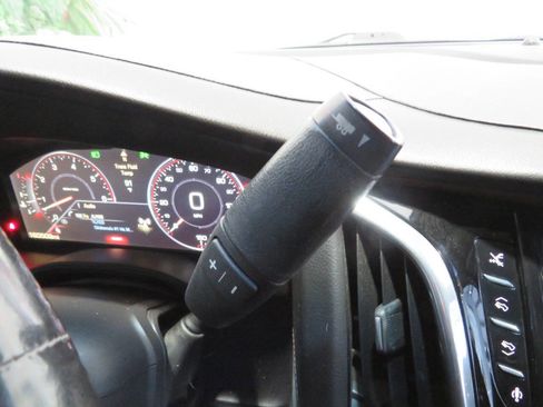 Used 2015 Cadillac Escalade ESV Premium image 24