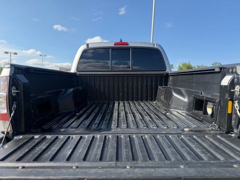 Used 2015 Toyota Tacoma 4x4 Double Cab w/ TRD Off-Road Package image 26