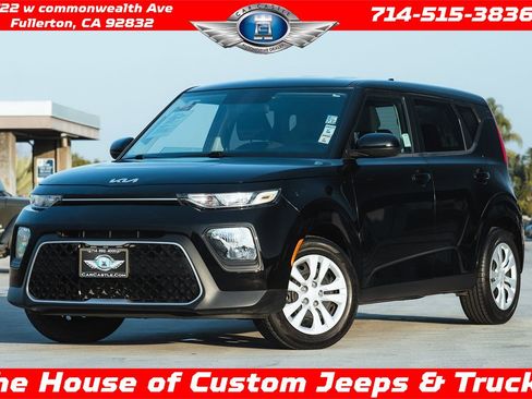 Used 2022 Kia Soul LX image 1