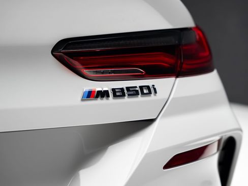 Used 2025 BMW M850i xDrive AWD/4WD image 32
