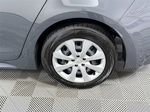 Certified 2025 Toyota Corolla LE image 4