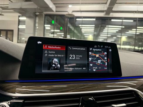 Used 2018 BMW 530i xDrive image 32