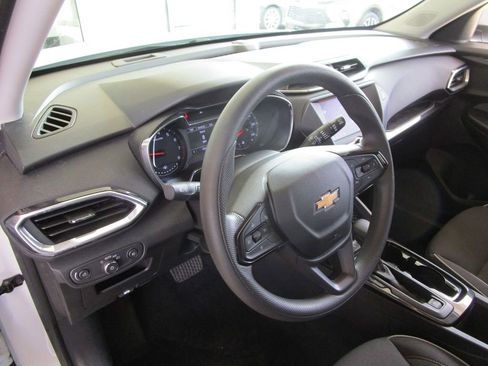 Used 2023 Chevrolet TrailBlazer LT image 17