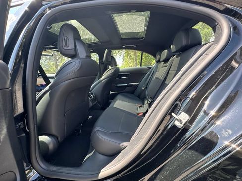 Used 2025 Mercedes-Benz C 300 4MATIC Sedan image 14