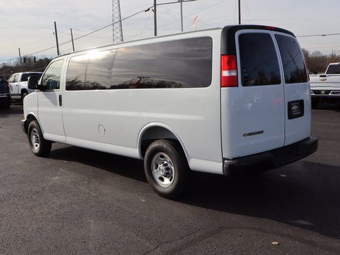Used 2025 Chevrolet Express 3500 LS image 28