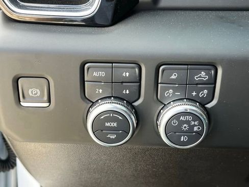 Used 2024 GMC Sierra 2500 Denali AWD/4WD image 19