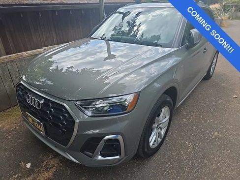Used 2023 Audi Q5 2.0T Premium w/ Convenience Package AWD/4WD image 4