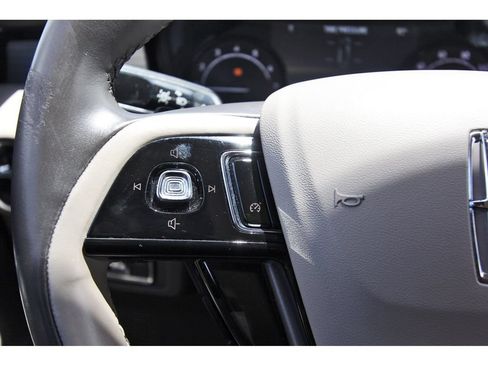 Used 2020 Lincoln Corsair FWD w/ Premium Package image 15