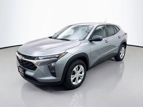 New 2026 Chevrolet Trax LS image 4