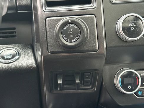 Used 2021 Ford Expedition Max Limited image 32