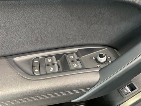 Used 2020 Audi Q5 2.0T Titanium Premium Plus image 12