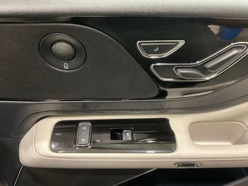 Used 2025 Lincoln Aviator 2WD w/ Jet Appearance Package image 13