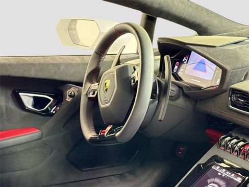 Used 2024 Lamborghini Huracan Tecnica image 32