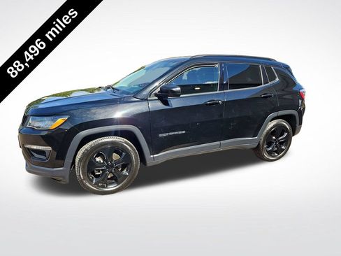 Used 2019 Jeep Compass Latitude FWD image 2