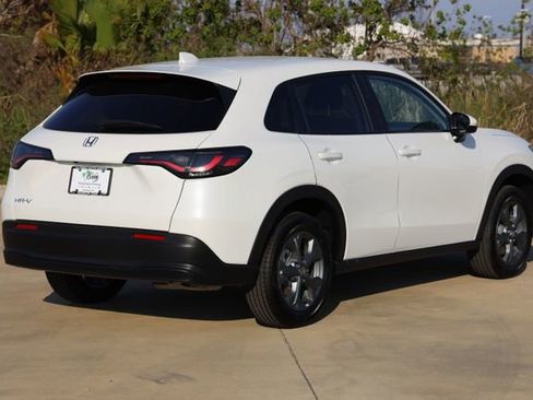 New 2026 Honda HR-V LX image 8