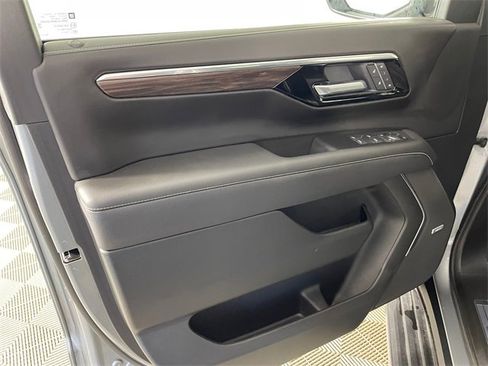 Certified 2025 Chevrolet Tahoe Premier image 12