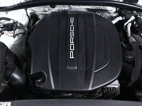 Certified 2021 Porsche Macan AWD/4WD image 25