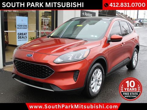 Used 2020 Ford Escape SE image 3