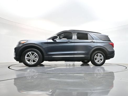 Used 2023 Ford Explorer XLT w/ Equipment Group 202A AWD/4WD image 35