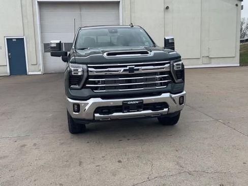 Used 2025 Chevrolet Silverado 2500 LTZ w/ LTZ Convenience Package image 3