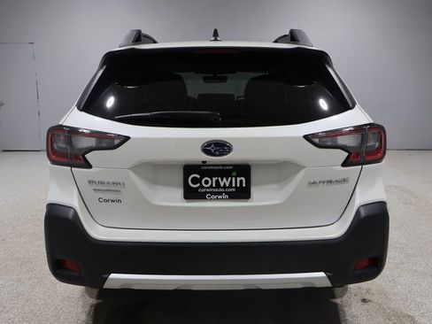 Used 2023 Subaru Outback Limited image 3