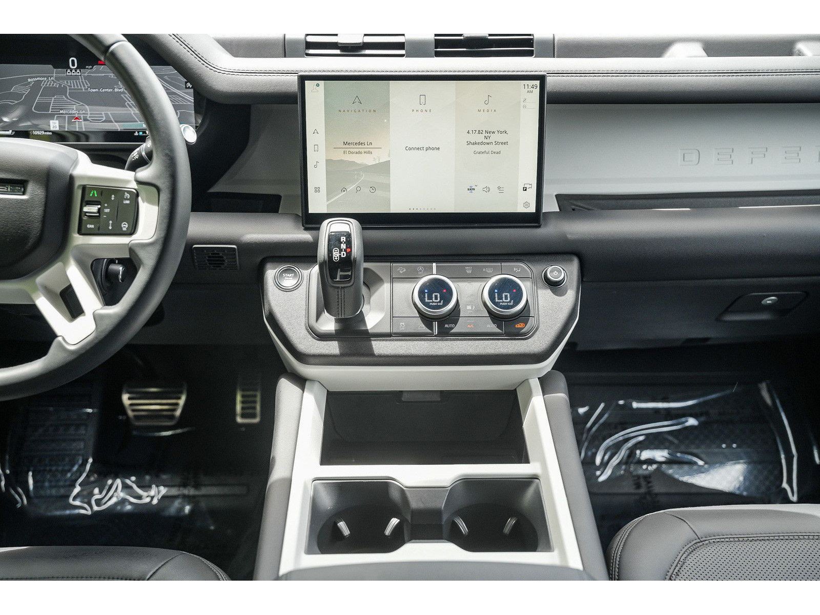Used 2025 Land Rover Defender 110 S AWD/4WD image 13