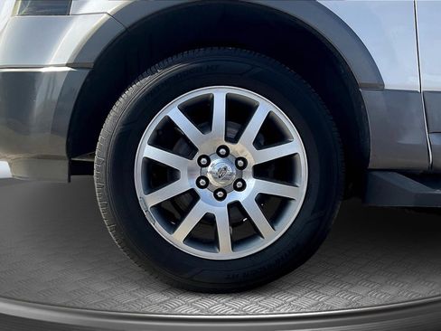 Used 2011 Ford Expedition XLT w/ 202A Rapid Spec Order Code image 9