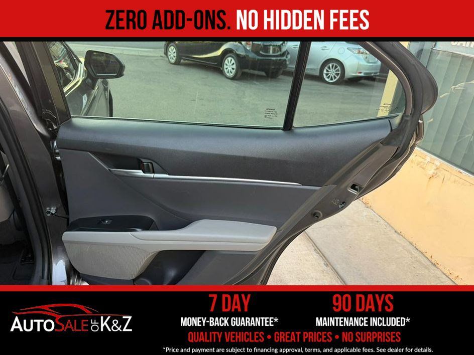 Used 2020 Toyota Camry SE FWD image 25