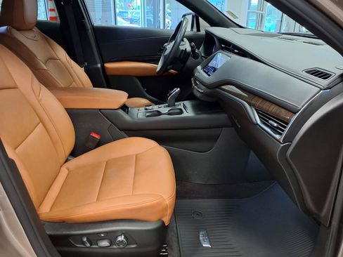 Certified 2023 Cadillac XT4 Premium Luxury w/ Technology Package FWD image 10