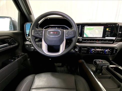 Used 2026 GMC Sierra 1500 SLT AWD/4WD image 4
