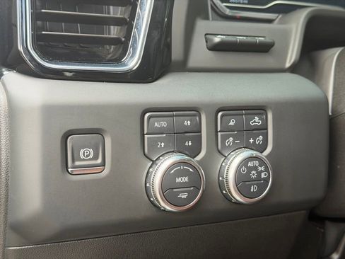 Used 2025 GMC Sierra 2500 Denali Ultimate AWD/4WD image 22