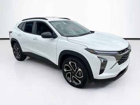 New 2026 Chevrolet Trax RS FWD image 3