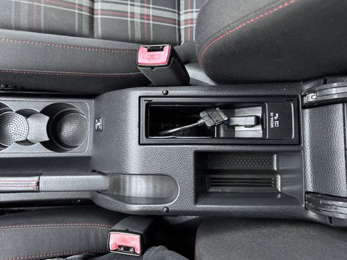 Used 2012 Volkswagen GTI image 24