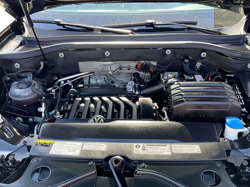 Certified 2021 Volkswagen Atlas SE w/ Towing Package AWD/4WD image 9