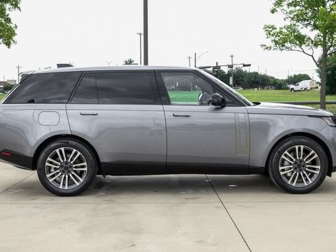 New 2026 Land Rover Range Rover Long Wheelbase SE AWD/4WD image 8