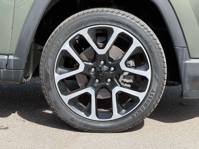 Used 2019 Jeep Compass Limited AWD/4WD image 9
