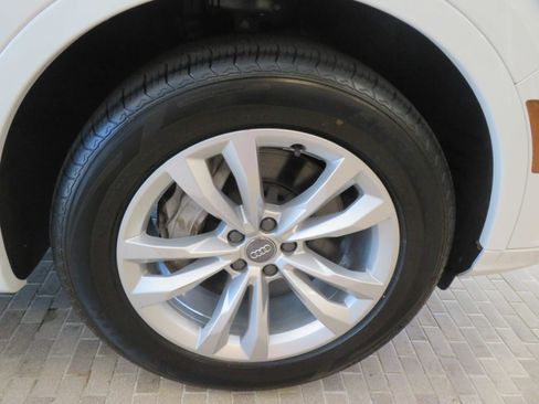 Used 2019 Audi Q7 3.0T Premium Plus image 10