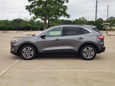 Used 2021 Ford Escape SEL w/ Technology Package FWD image 4